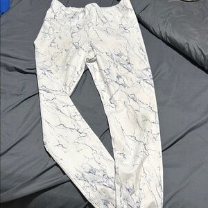 Kiava White Marble Print Leggings